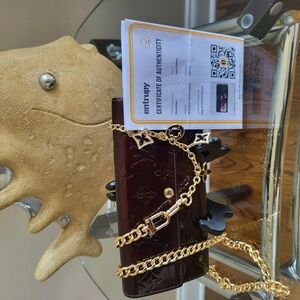 Louis Vuitton Amarante Vernis Sarah Wallet w/COA.